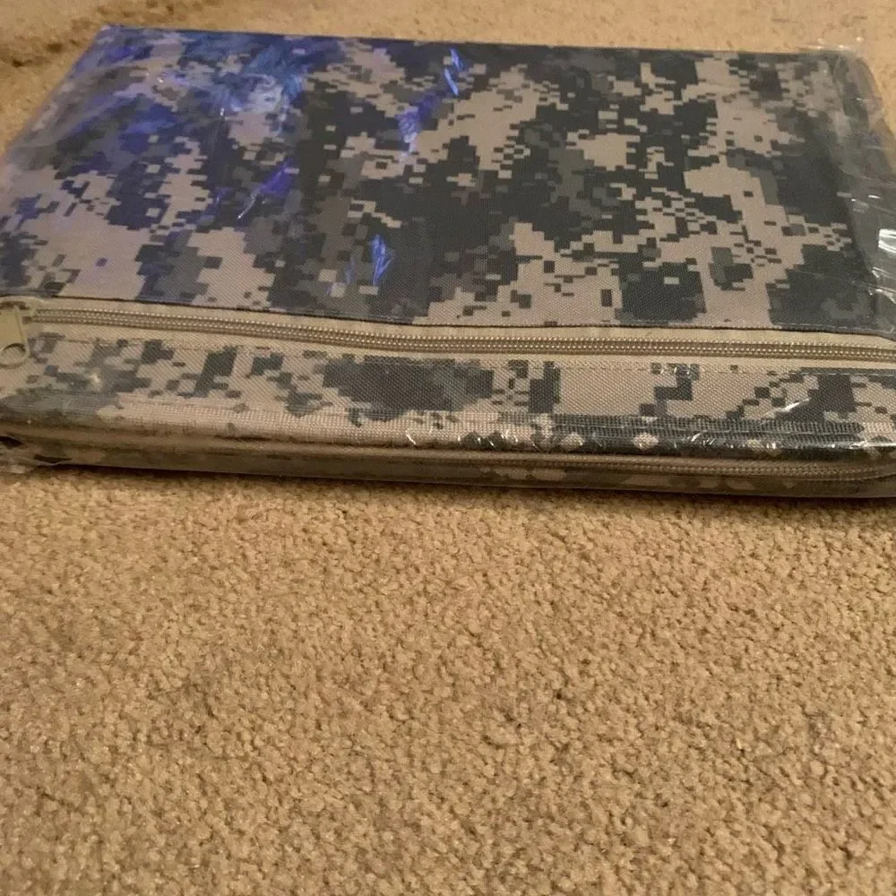 National Guard 100% American Soldier Digital Camouflage Portfolio *New*